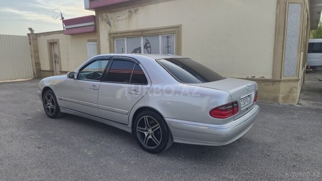 Mercedes E 280 2001, 267,046 km - 2.8 l - Sumqayıt