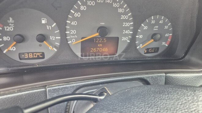Mercedes E 280 2001, 267,046 km - 2.8 l - Sumqayıt