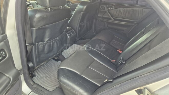 Mercedes E 280 2001, 267,046 km - 2.8 l - Sumqayıt