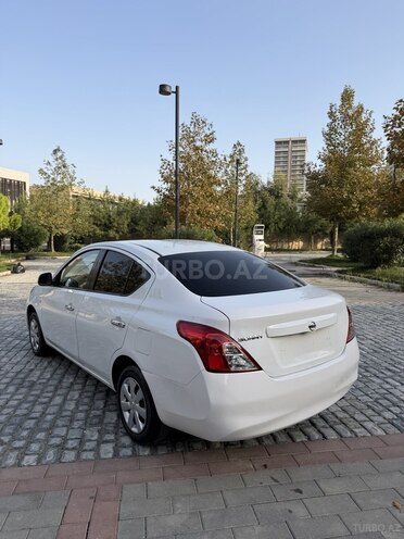 Nissan Sunny 2013, 227,951 km - 1.5 l - Bakı