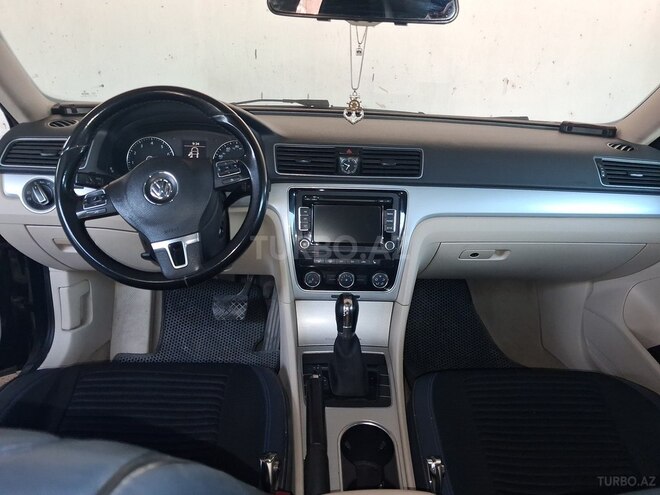 Volkswagen Passat 2013, 233,422 km - 2.5 л - Sumqayıt