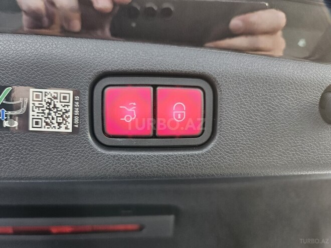 Mercedes E 300 e 4MATIC 2023, 46,700 km - 2.0 l - Bakı
