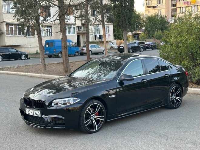 BMW 528 2015, 288,000 km - 2.0 л - Gəncə