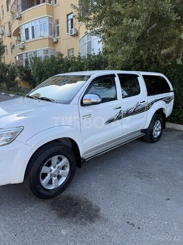 Toyota Hilux 2013, 98,200 km - 2.7 l - Bakı