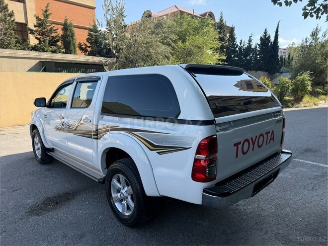 Toyota Hilux 2013, 98,200 km - 2.7 l - Bakı