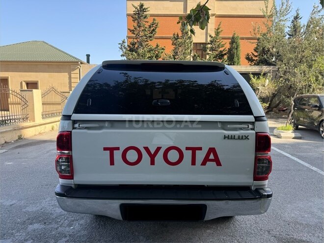Toyota Hilux 2013, 98,200 km - 2.7 l - Bakı