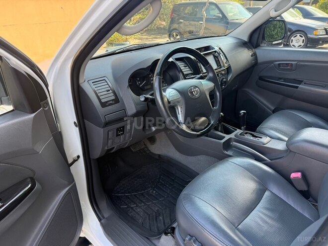 Toyota Hilux 2013, 98,200 km - 2.7 l - Bakı