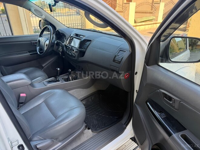 Toyota Hilux 2013, 98,200 km - 2.7 l - Bakı