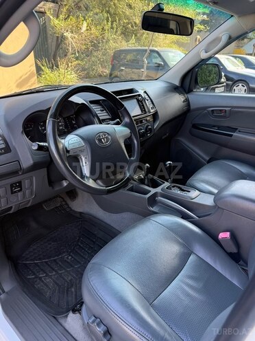 Toyota Hilux 2013, 98,200 km - 2.7 l - Bakı