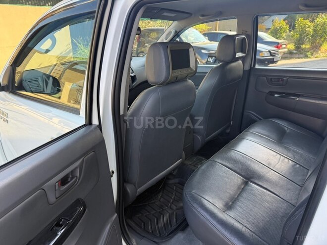 Toyota Hilux 2013, 98,200 km - 2.7 l - Bakı