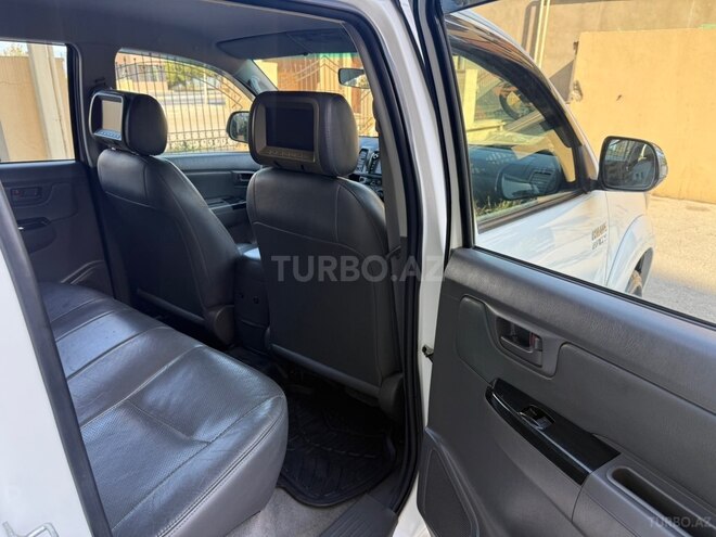 Toyota Hilux 2013, 98,200 km - 2.7 l - Bakı