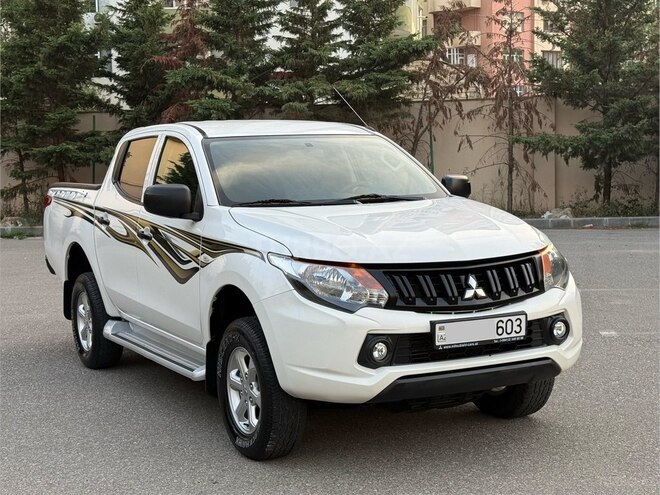 Mitsubishi L200 2019, 146,000 km - 2.5 l - Bakı