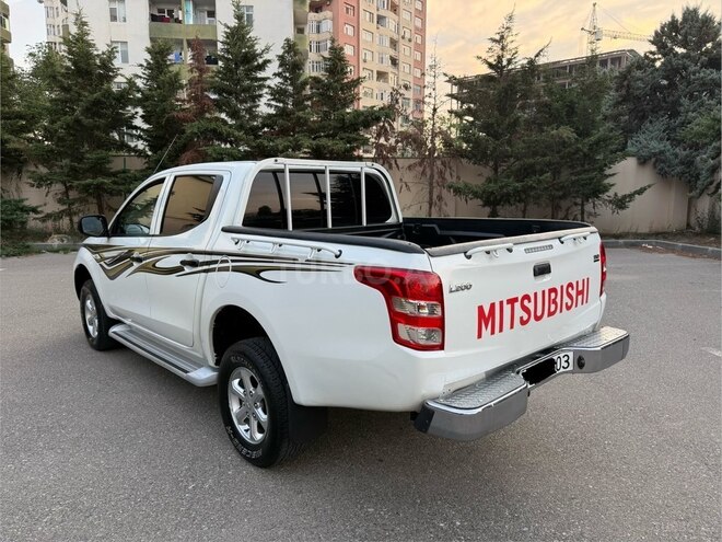 Mitsubishi L200 2019, 146,000 km - 2.5 l - Bakı