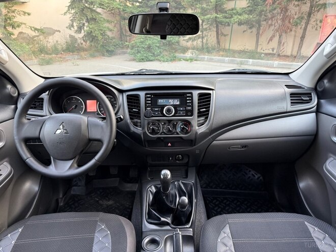 Mitsubishi L200 2019, 146,000 km - 2.5 l - Bakı