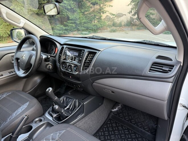 Mitsubishi L200 2019, 146,000 km - 2.5 l - Bakı