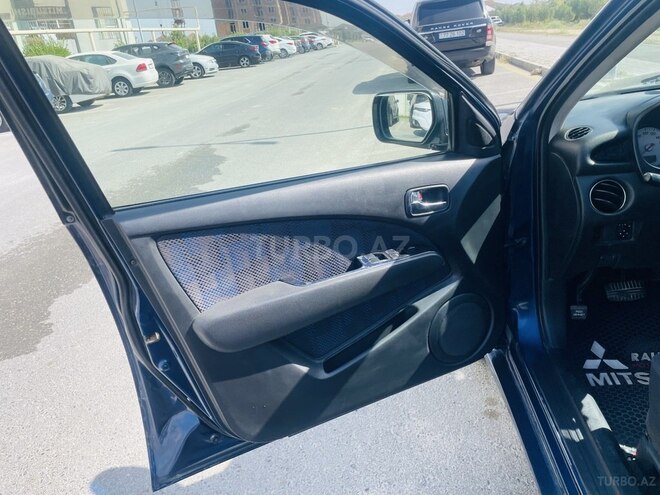 Mitsubishi Airtrek 2002, 256,000 km - 2.0 л - Bakı