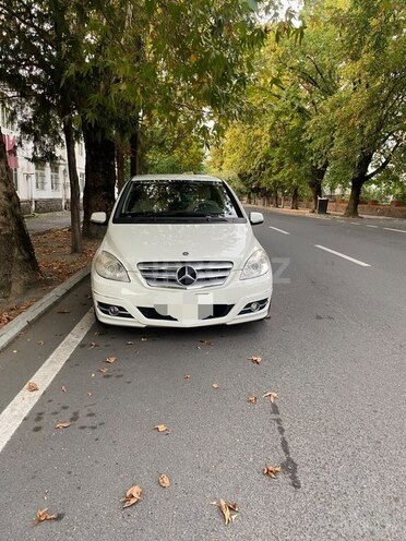 Mercedes B 170 2008, 250,000 km - 1.7 л - Qax
