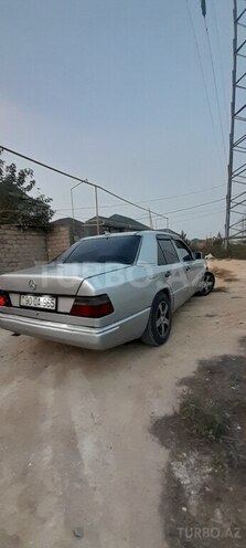 Mercedes  1993, 766,500 km - 2.0 l - Bakı