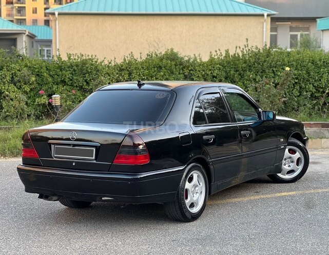 Mercedes C 240 2000, 240,876 km - 2.4 l - Sumqayıt