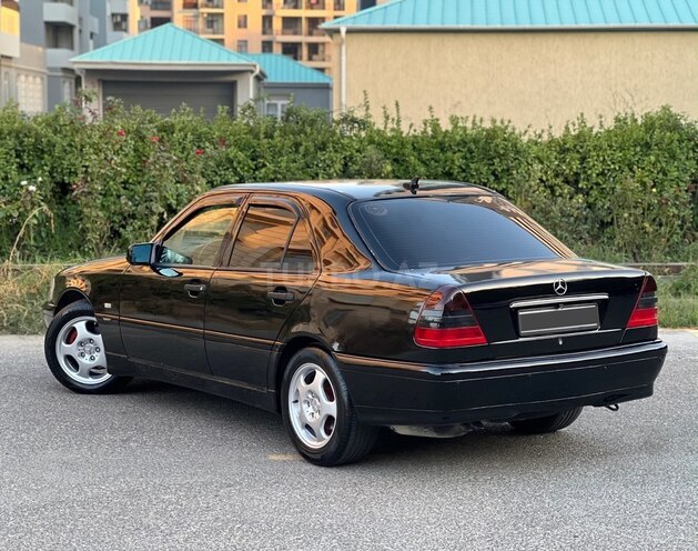 Mercedes C 240 2000, 240,876 km - 2.4 l - Sumqayıt