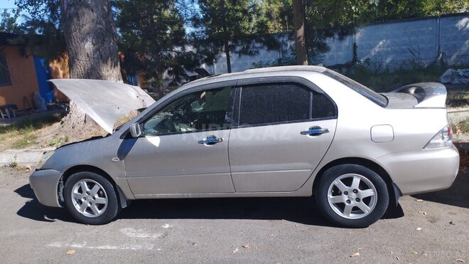 Mitsubishi Lancer 2006, 400,000 km - 1.6 l - Yevlax