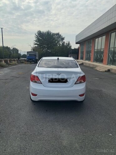 Hyundai Accent 2016, 165,890 km - 1.6 l - Şəki