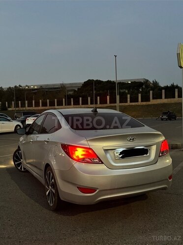 Hyundai Accent 2015, 241,403 km - 1.6 л - Bakı