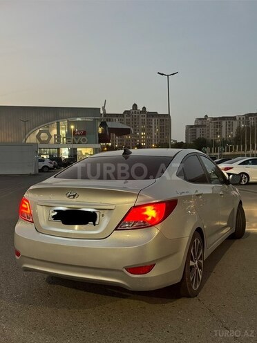 Hyundai Accent 2015, 241,403 km - 1.6 л - Bakı