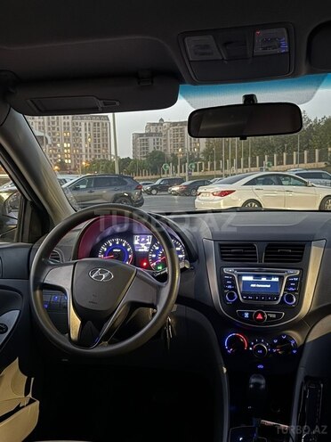 Hyundai Accent 2015, 241,403 km - 1.6 л - Bakı