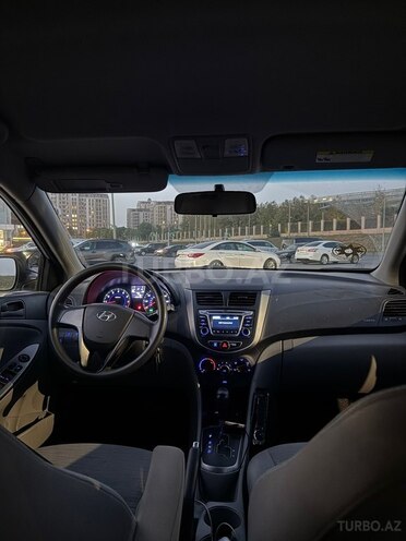 Hyundai Accent 2015, 241,403 km - 1.6 л - Bakı