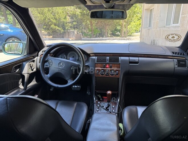 Mercedes E 230 1997, 252,000 km - 2.3 л - Bakı
