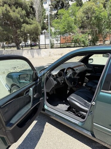 Mercedes E 230 1997, 252,000 km - 2.3 л - Bakı