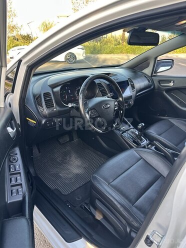 Kia K3 2017, 235,000 km - 1.6 l - Salyan