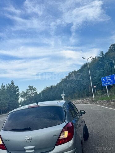 Opel Corsa 2010, 283,000 km - 1.3 l - Qusar