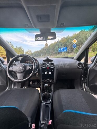Opel Corsa 2010, 283,000 km - 1.3 l - Qusar