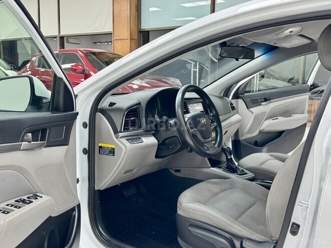 Hyundai Elantra 2017, 217,000 km - 2.0 l - Bakı