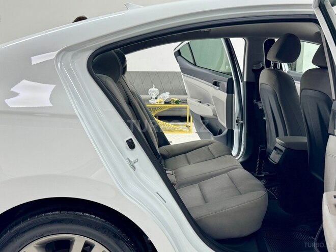 Hyundai Elantra 2017, 217,000 km - 2.0 l - Bakı