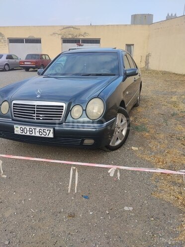 Mercedes E 230 1997, 330,000 km - 2.3 l - Mingəçevir
