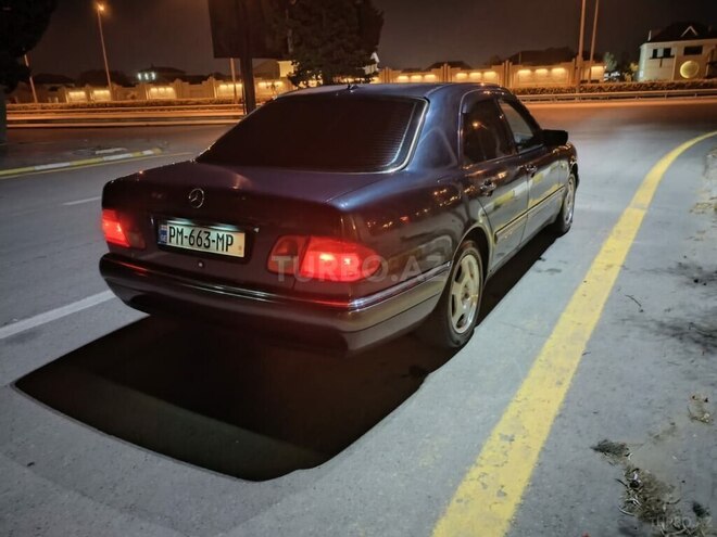 Mercedes E 220 1999, 700,000 km - 2.2 l - Bakı