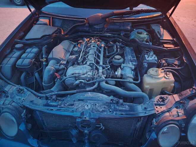 Mercedes E 270 1999, 294,000 km - 2.7 l - Sumqayıt