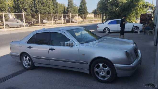 Mercedes E 230 1996, 465,200 km - 2.3 l - Sumqayıt