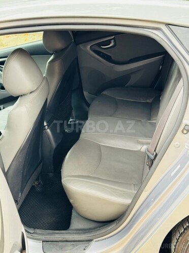 Hyundai Elantra 2015, 289,682 km - 1.8 л - Ağdaş