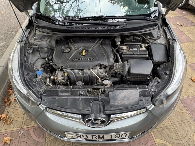 Hyundai Elantra 2015, 289,682 km - 1.8 л - Ağdaş