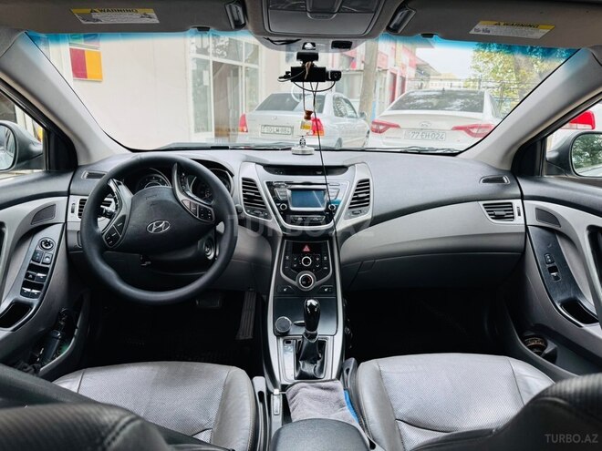 Hyundai Elantra 2015, 289,682 km - 1.8 л - Ağdaş