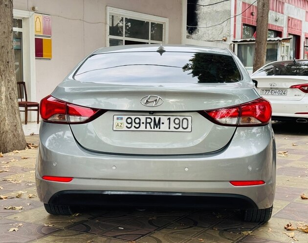 Hyundai Elantra 2015, 289,682 km - 1.8 л - Ağdaş