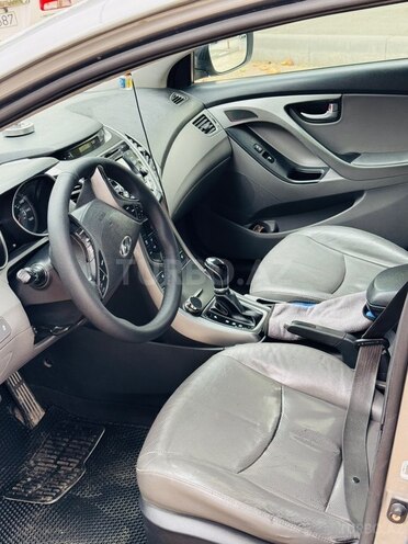 Hyundai Elantra 2015, 289,682 km - 1.8 л - Ağdaş