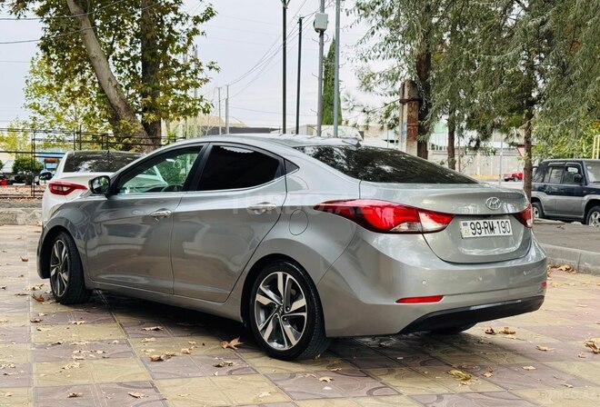 Hyundai Elantra 2015, 289,682 km - 1.8 л - Ağdaş