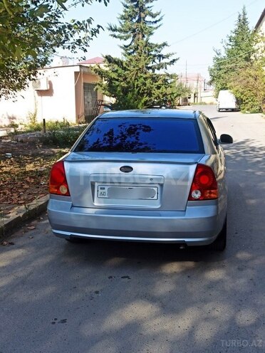 Hyundai Accent 2005, 360,000 km - 1.5 л - Salyan
