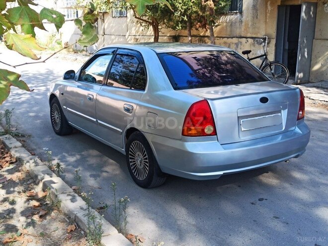 Hyundai Accent 2005, 360,000 km - 1.5 л - Salyan