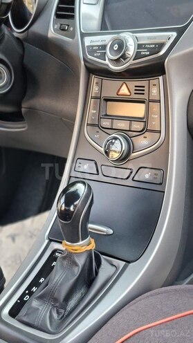 Hyundai Avante 2015, 228,133 km - 1.6 l - Ucar